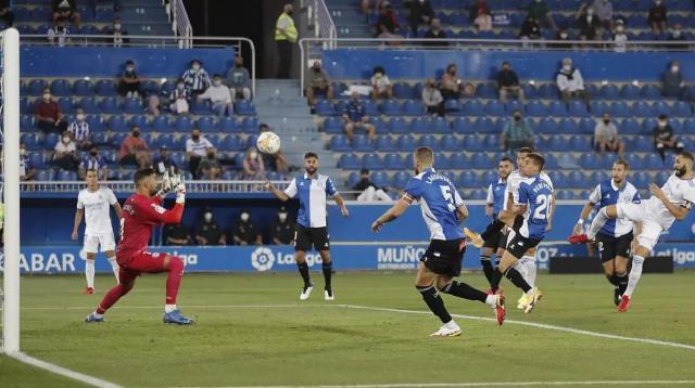 电竞直播-西甲开放40%上座，抗疫措施全违法，那就求上帝保佑